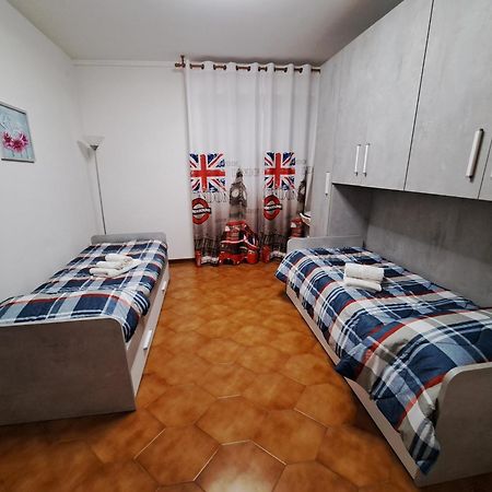 Appartamento Giotto - Free Parking ลีวอร์โน ภายนอก รูปภาพ