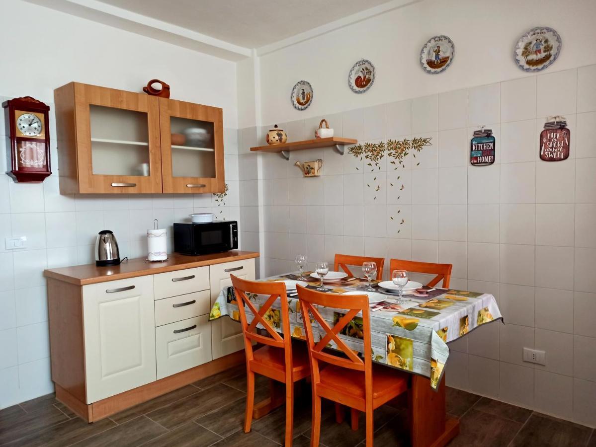 Appartamento Giotto - Free Parking ลีวอร์โน ภายนอก รูปภาพ