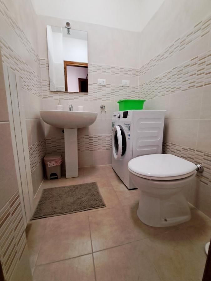 Appartamento Giotto - Free Parking ลีวอร์โน ภายนอก รูปภาพ